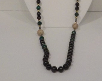 Vintage 32" Beaded Necklace (3361) Black & Green Glass Beads