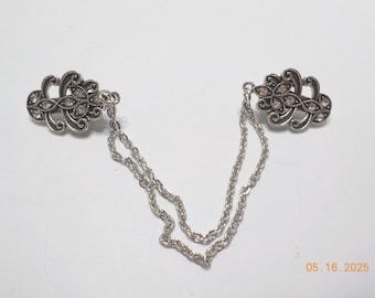 Vintage Double Strand Sweater Clip (5211) Very Ornate Rhinestone Clasp