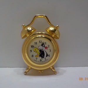 Vintage Tweety Bird Dome Clock TM & 2000 Warner Bros. AA 