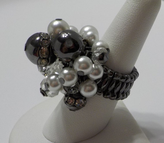 Vintage Faux Pearl Cluster Stretch Ring/Scarf Rin… - image 2