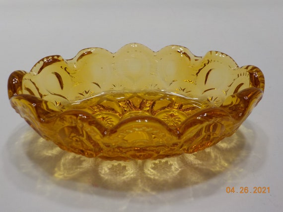 Vintage Pressed Glass Ring Dish (16-A) Small Oval… - image 1