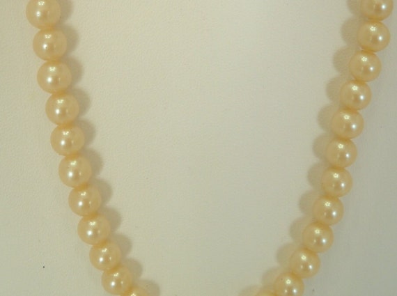 Vintage 1960s Faux Pearl Choker Necklace (7008) 7… - image 1