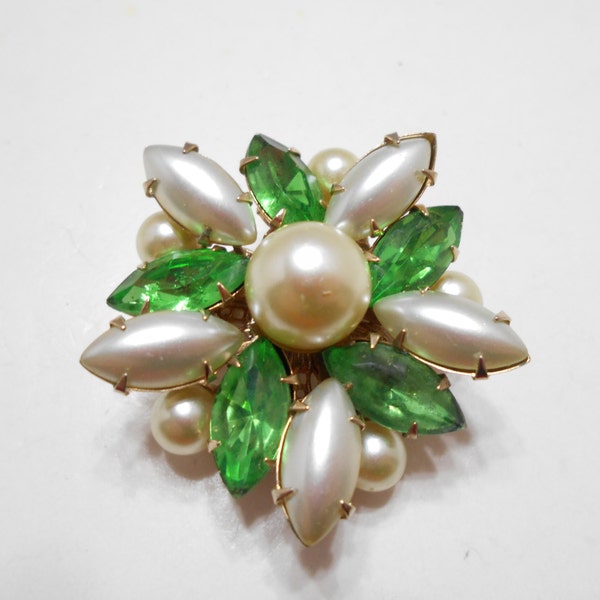 Vintage & Gorgeous Green Navette Brooch (5031) (BP)