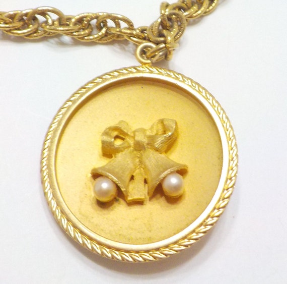 Vintage Gold Tone Christmas Charm Bracelet (9256)… - image 2