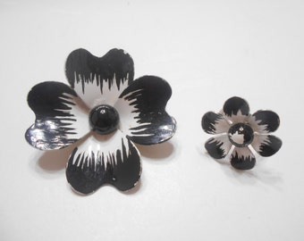 Vintage Enamel Flower Brooch & Matching Adjustable Ring (2184)