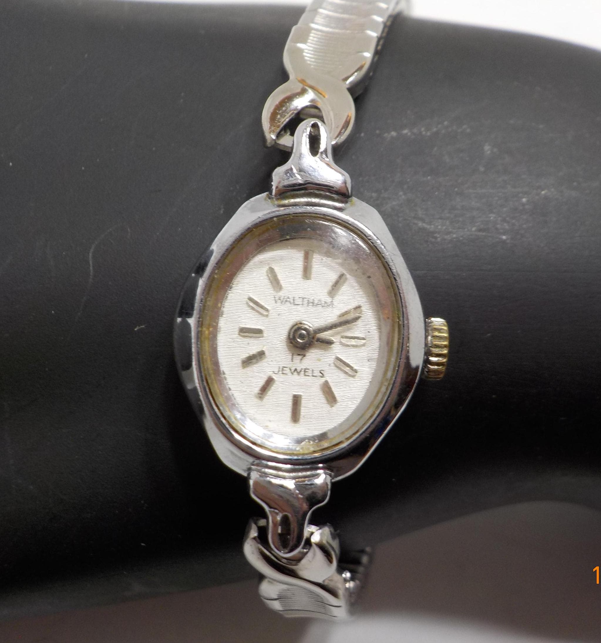 Vintage Waltham 17 Jewel Ladies Manual Wind Watch Silver Tone Bracelet Art Deco Ladies 1950s 2 Diamond Waltham Swiss Watch, 17 Jewels - Etsy main image 4