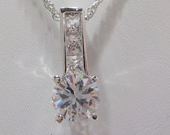 Vintage Very Sparkly Cubic Zirconia Pendant Necklace (7715) 17" Chain