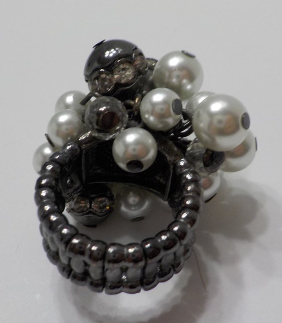 Vintage Faux Pearl Cluster Stretch Ring/Scarf Rin… - image 4