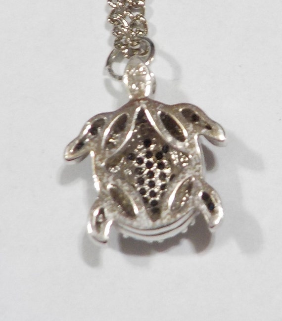 Vintage HN Heng Ngai Turtle Pendant Necklace (390… - image 6