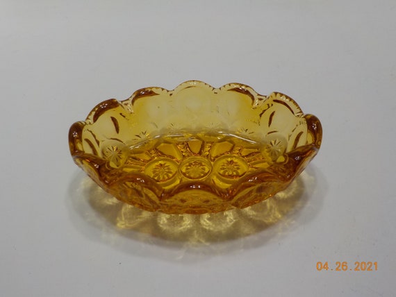 Vintage Pressed Glass Ring Dish (16-A) Small Oval… - image 2