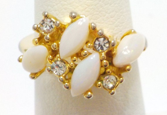 Vintage Faux Opal & Rhinestone Ring (9912) Size 4… - image 2