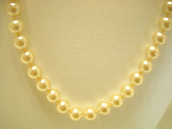 Vintage 18" Faux Pearl Necklace (8837**) 6mm, Ind… - image 2