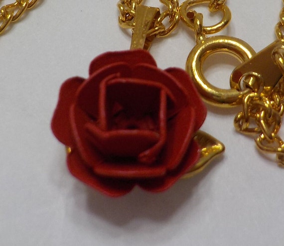 Vintage Red Rose Pendant Necklace (7996) 18" Chain - image 4