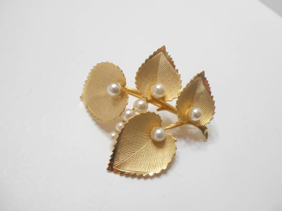 Gorgeous Vintage Faux Pearl Leaf Brooch (9943) - image 2