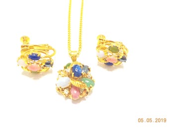 Vintage Multi Stones & Rhinestone Demi Parure (1307) Pendant Necklace And Clip on/Screwback Earrings