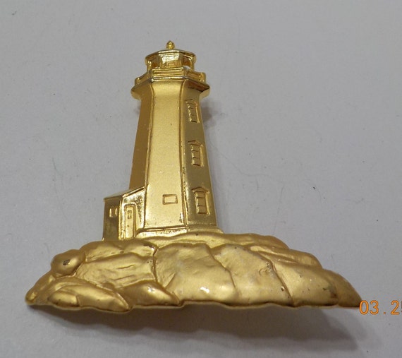 Vintage JJ Gold Tone Lighthouse Brooch (9337) Jon… - image 2
