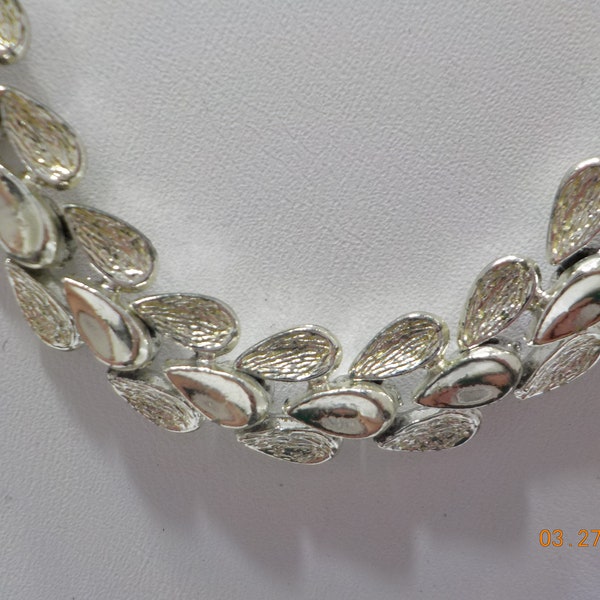 Vintage Coro Silver Tone Choker Necklace (9908) Classic!!