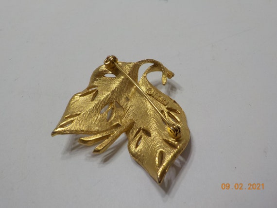 Vintage BSK Brushed Gold Tone Leaves Brooch (3745… - image 3