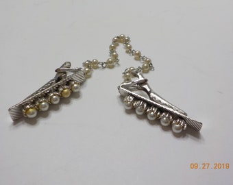 Vintage Faux Pearl Sweater Clip (3978) Silver Tone Clasp