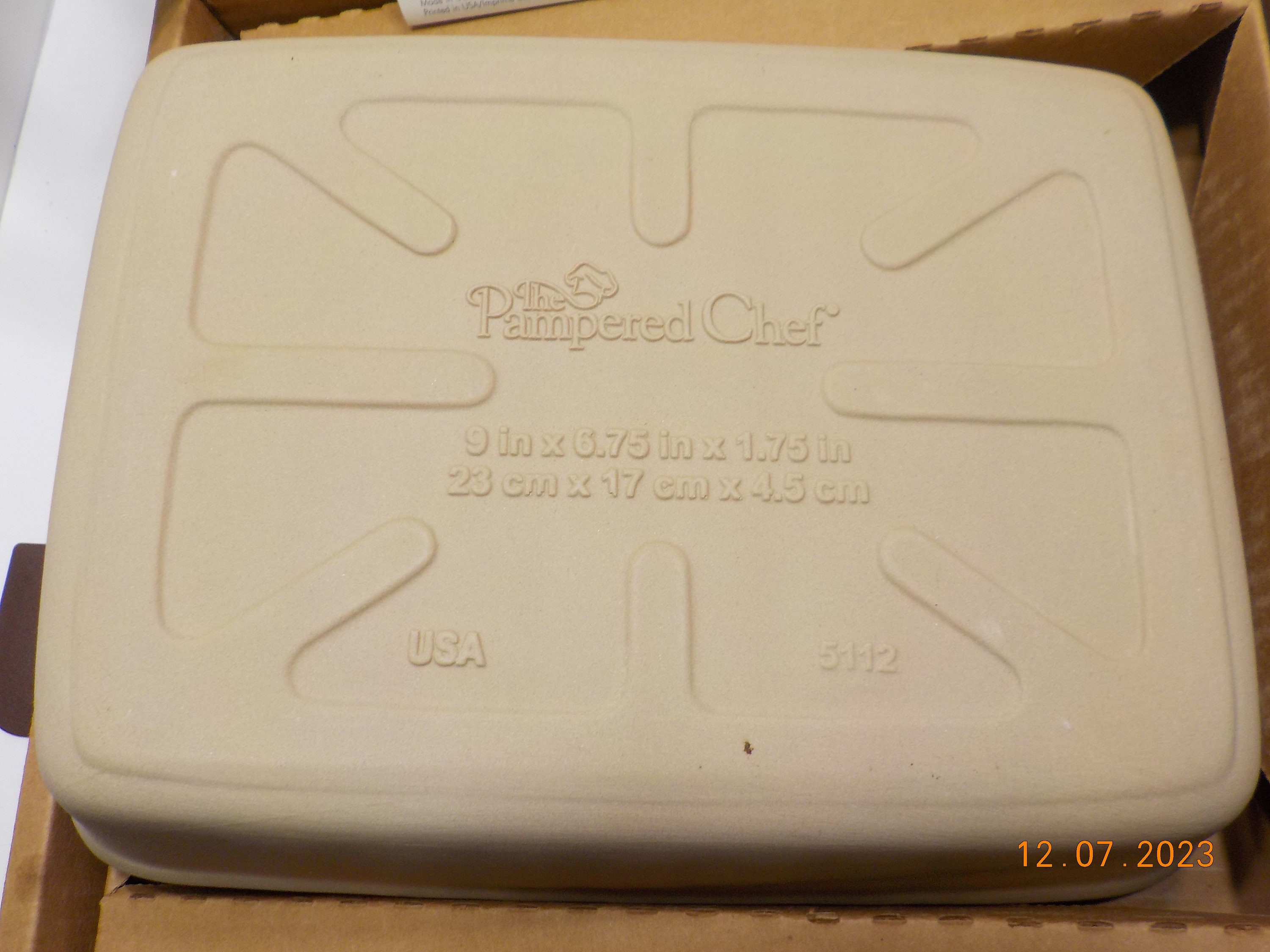 The PAMPERED CHEF 9 x 6.75 RIDGED STONEWARE Bakeware PAN DISH