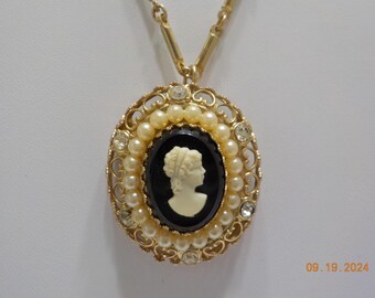 【VINTAGE HOLLYWOOD】Pearl Flow Clip Necklace★送料・関税込 VINTAGE HOLLYWOOD】Pearl Flower Necklace ネックレス
