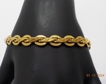 Vintage Gold Tone Link Bracelet (239)
