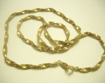 Vintage 17" Trifari Chain Necklace (2813)