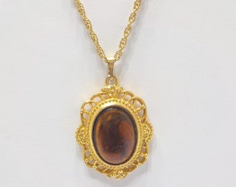 Vintage Oval Pendant Necklace (4967) 24" Chain