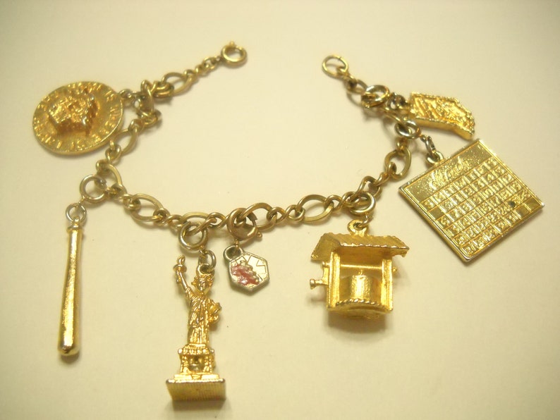 Vintage Gold Tone Souvenir Charm Bracelet 5067 Wishing Well - Etsy