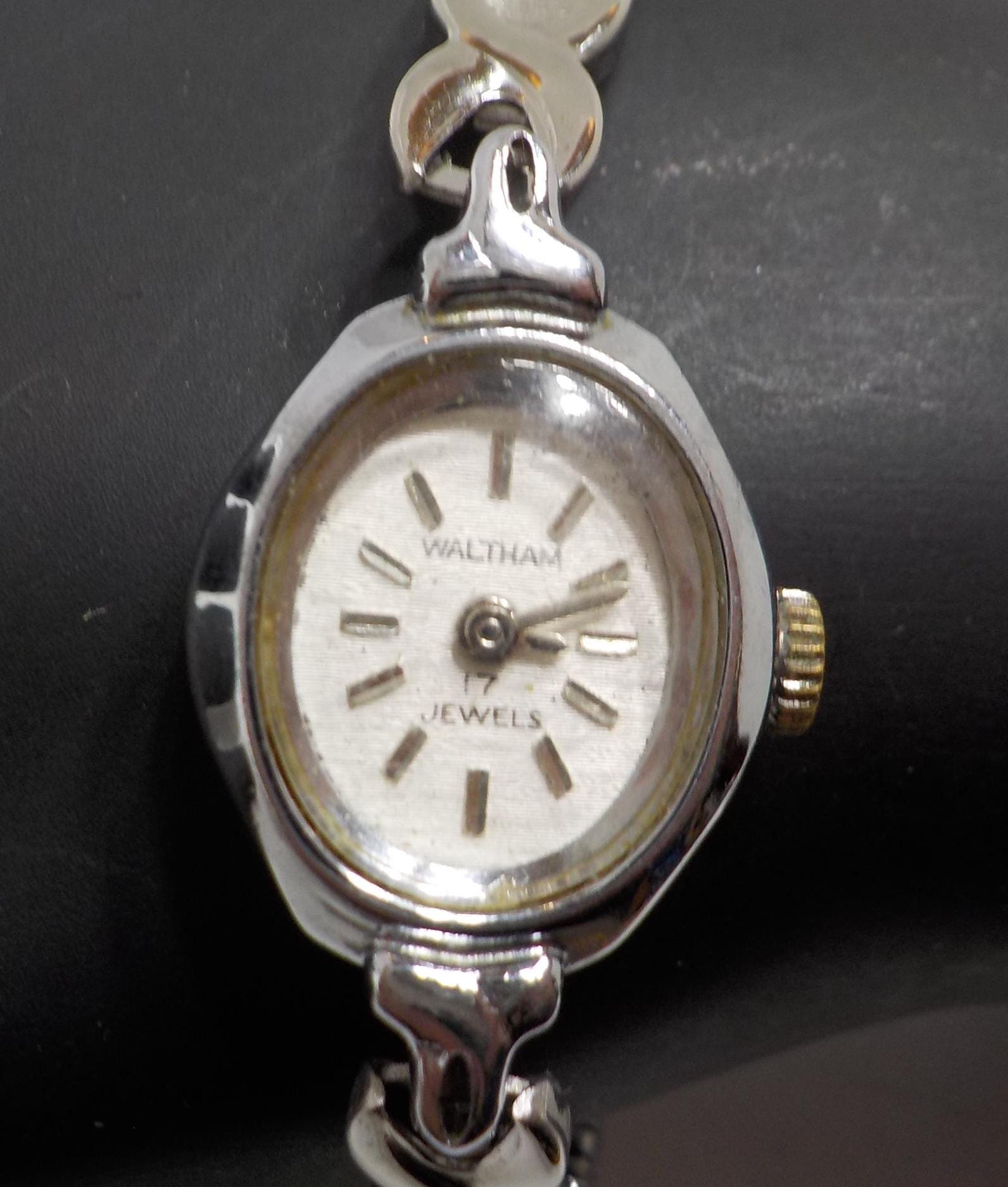 Vintage American&European Wrist Watch時計本 Vintage Waltham's Ladies 17 Jewels Wrist Watch (3144) Hadley-roma