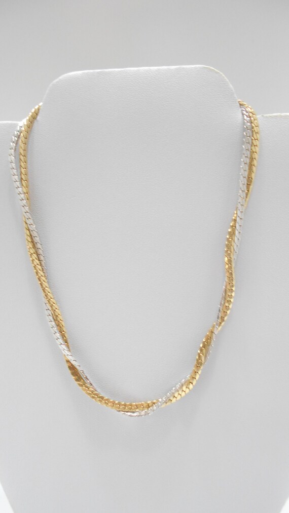 Avon choker shop
