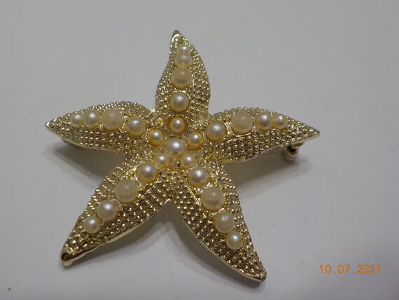 Vintage Faux Pearl Starfish Brooch (5572) Beachy!! - image 3