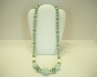 Vintage 28" Sage Beaded Necklace (9784)