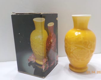 Vintage Avon Spring Bouquet Fragranced Vase (A) Amber