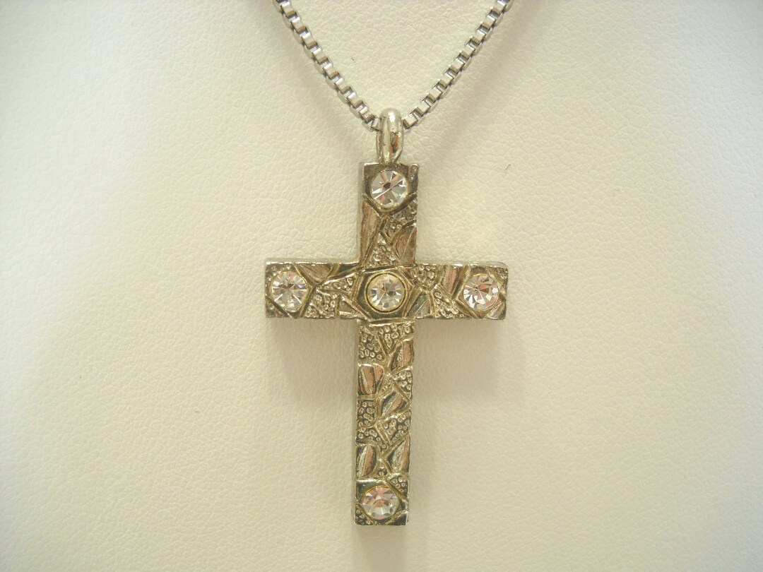 Vintage Silver Tone Sparkly Rhinestone Cross Pendant Necklace (5644 ...