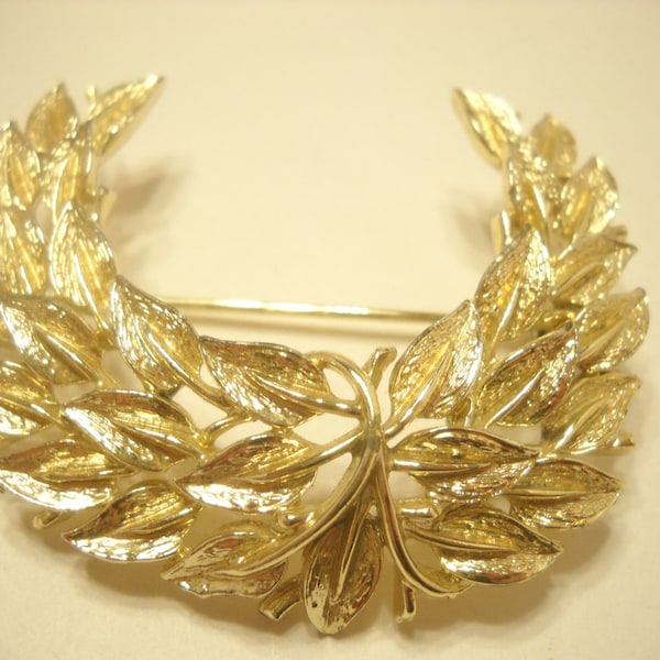 Vintage Coro Leaf Brooch (2975)