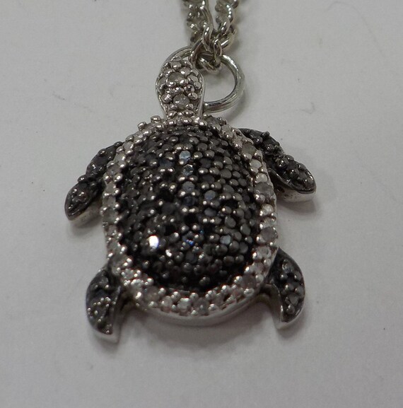 Vintage HN Heng Ngai Turtle Pendant Necklace (390… - image 4