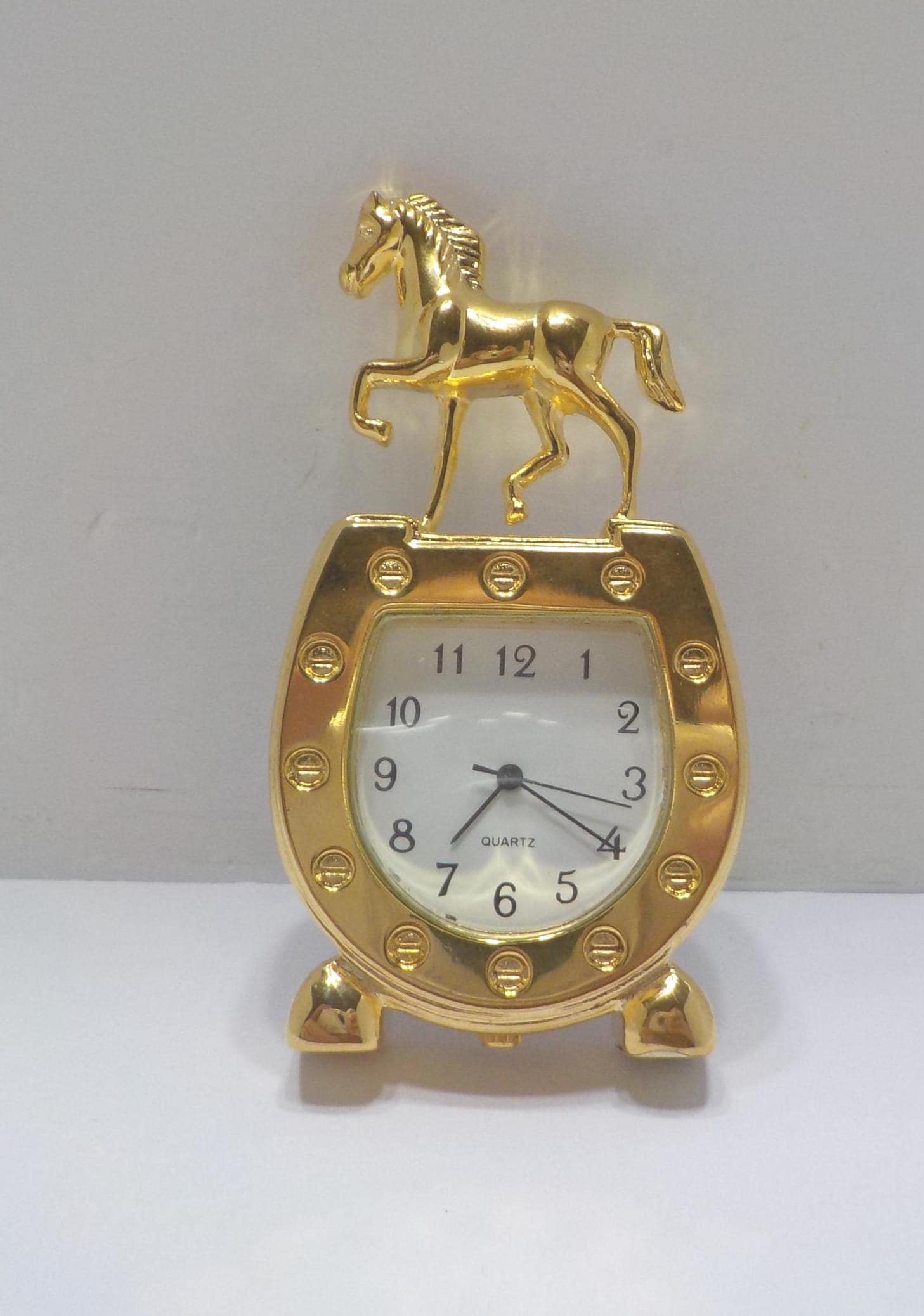 Vintage Horse and Horse Shoe Quartz Deck Clock (2111) Battery