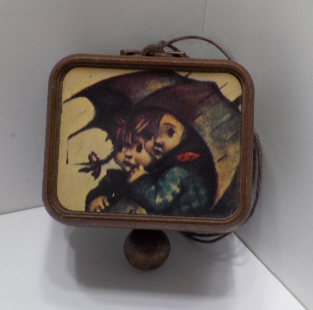 Vintage Pull String Music Box 25 raindrops Keep Fallin' on My Head 2669 ...