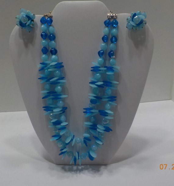 Vintage Blue Plastic Demi Parure (2096) Necklace … - image 2