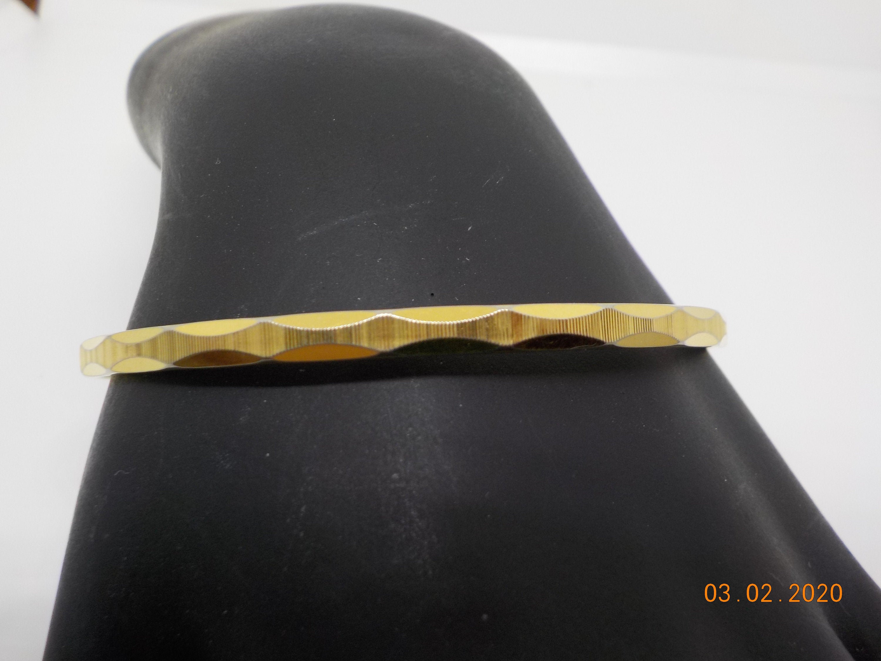 Vintage Monet Gold Tone Bangle Bracelet (6159) Diamond Vintage Monet Gold Tone Bangle Bracelet (6159) Diamond