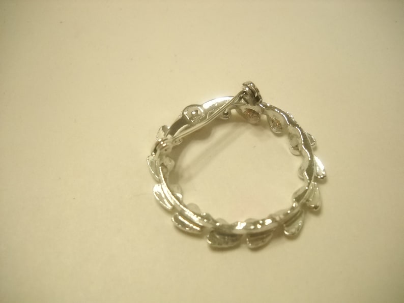 Vintage Gerry/'s Silver Tone Double Hearts Circle Pin 253
