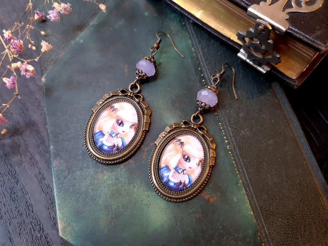 Pendientes De Alicia en el País de las Maravillas // Hecho a - Etsy España