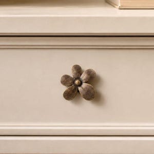 Antique Bronze Flower Metal Knob Door Drawer Pull Kitchen Cabinet Dresser Handle