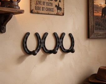 Horseshoe Metal Wall Decor with Hooks – Rustic Western Coat Rack, Farmhouse Entryway Organizer
