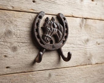 Vintage Cast Iron Horse Head Horseshoe Wall Hook, Rustic Equestrian Decor (2-Pack)