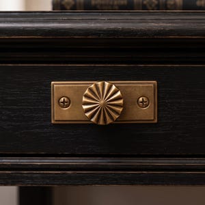 Vintage Sunflower Cabinet Knob, Antique Brass Finish, Floral Furniture Hardware (Zinc Alloy)