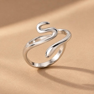 Ormring i sterlingsilver, justerbart omlottband, minimalistiska ormsmycken