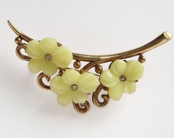 Vintage Crown Trifari Molded Glass Flower Brooch 1950s Alfred Philippe Yellow Forget Me Not Flowers Pin Trifari Pat Pend