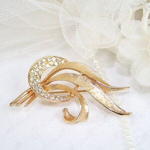 Vintage 1950s Rhinestone Leaf Pin Brooch Elegant Vintage Rhinestone Brooch Perfect With Anything